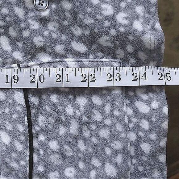 DKNY light grey cheetah print fluffy fleece pyjama set Size S - Picture 9 of 14